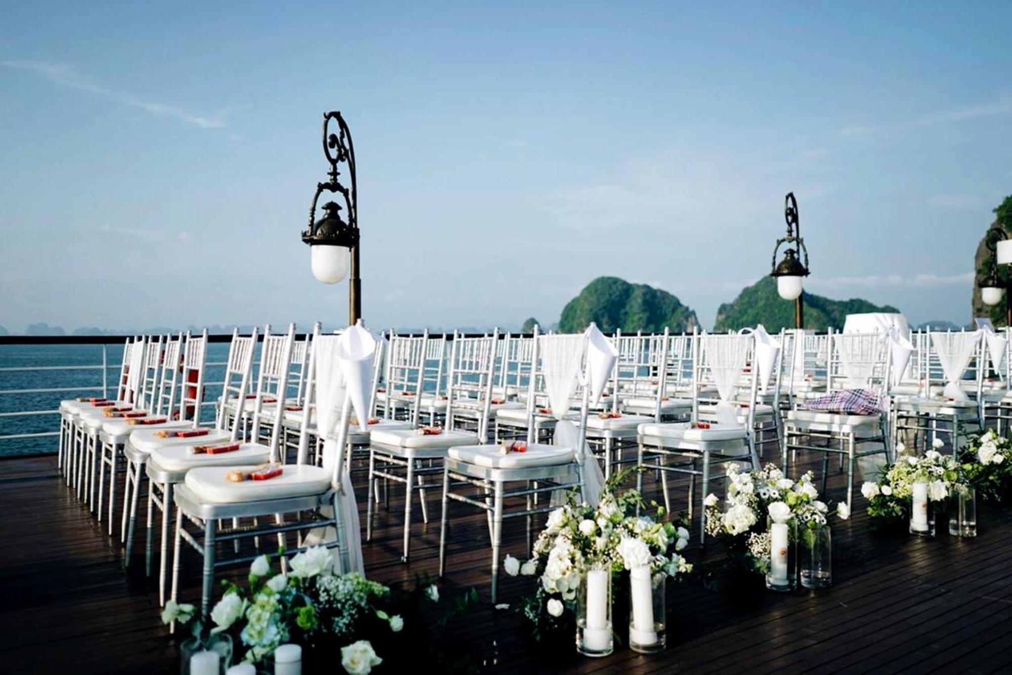 Ambassador Cruise Halong Bay Hotel Ha Long Exterior photo