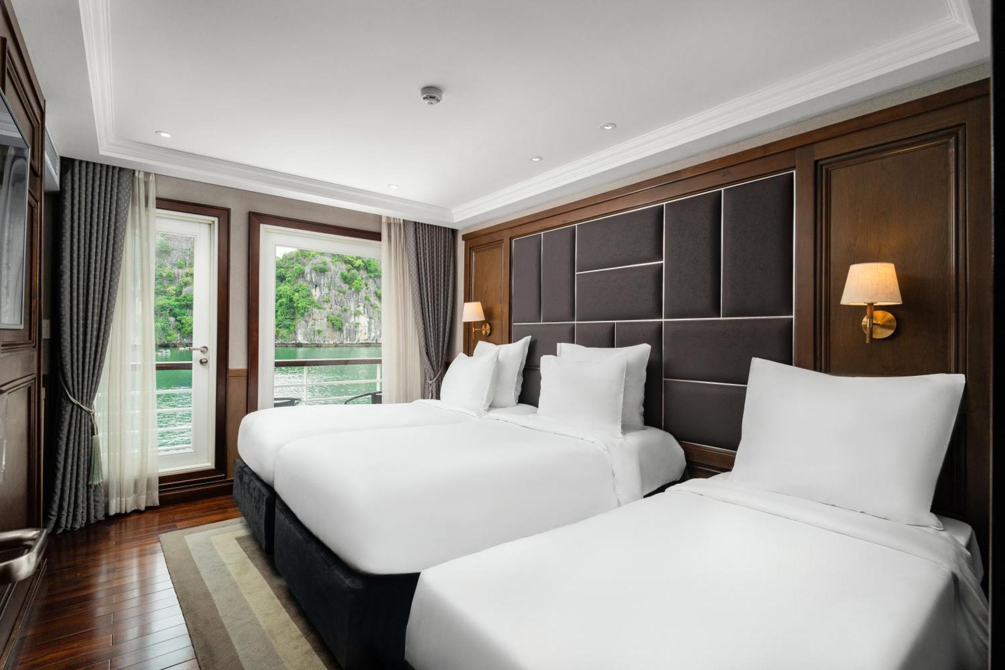 Ambassador Cruise Halong Bay Hotel Ha Long Exterior photo